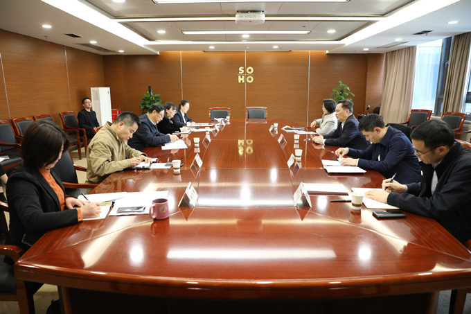 徐郭平主任调研苏豪控股集团0409_副本.jpg